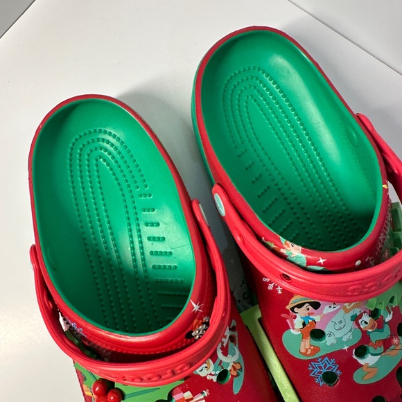 Mickey Mouse & Friends Holiday Christmas CROCS Shoes Disney Mens 10 / women’s 12 - Picture 6 of 16